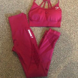 Gymshark Energy Seamless Set in Beet Sz S